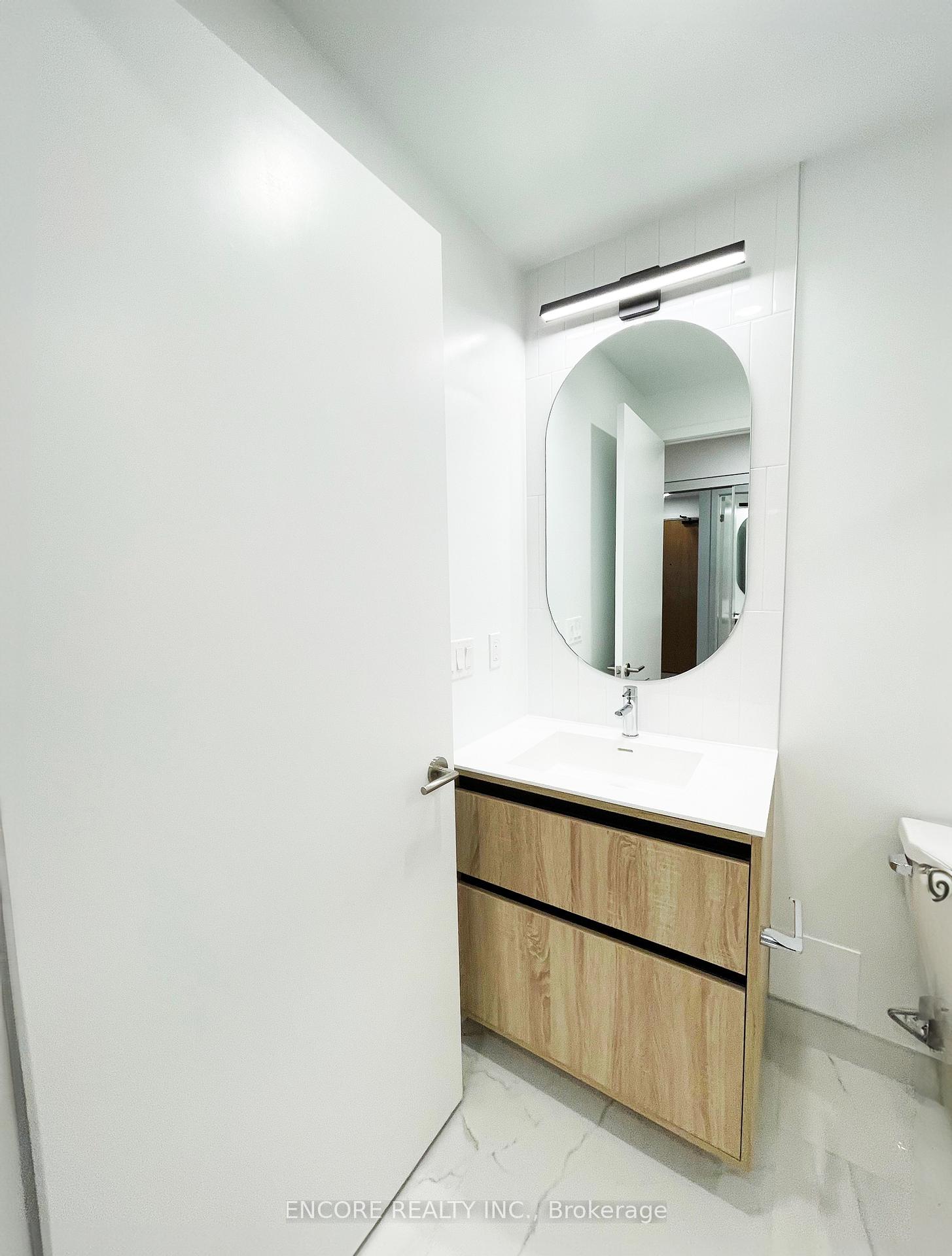 1 Bedroom Condo at 7950 Bathurst,  Vaughan For sale