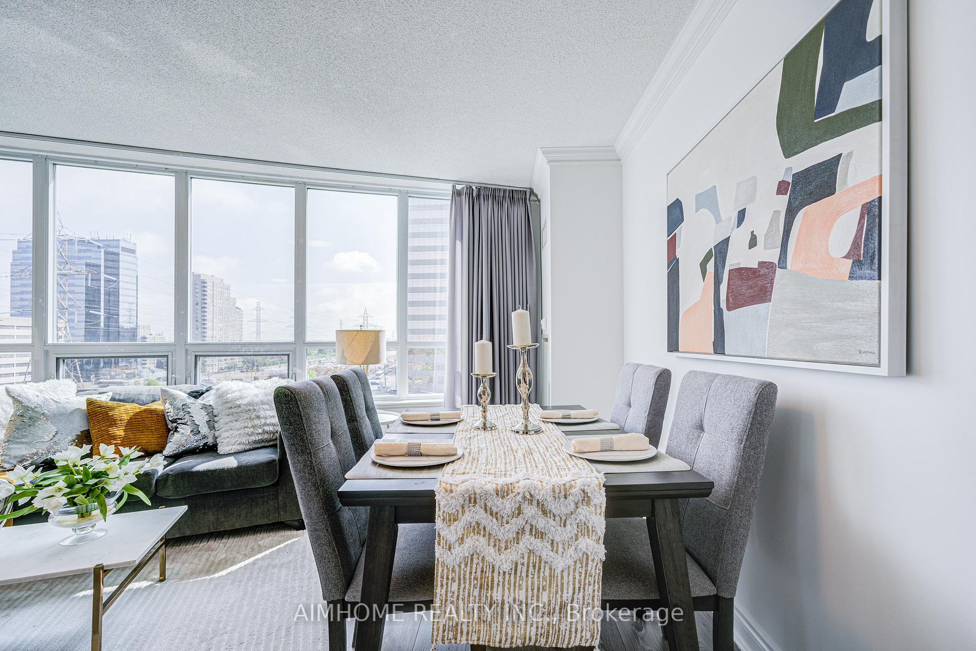 2 Bedrooms Condo at 25 Greenview, Toronto For sale