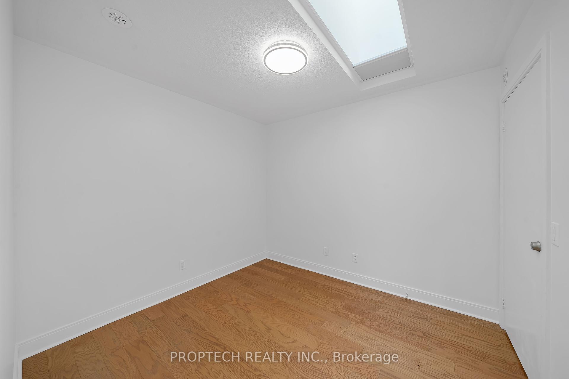 4 Bedrooms Condo at 295 Village Green,  Toronto For sale