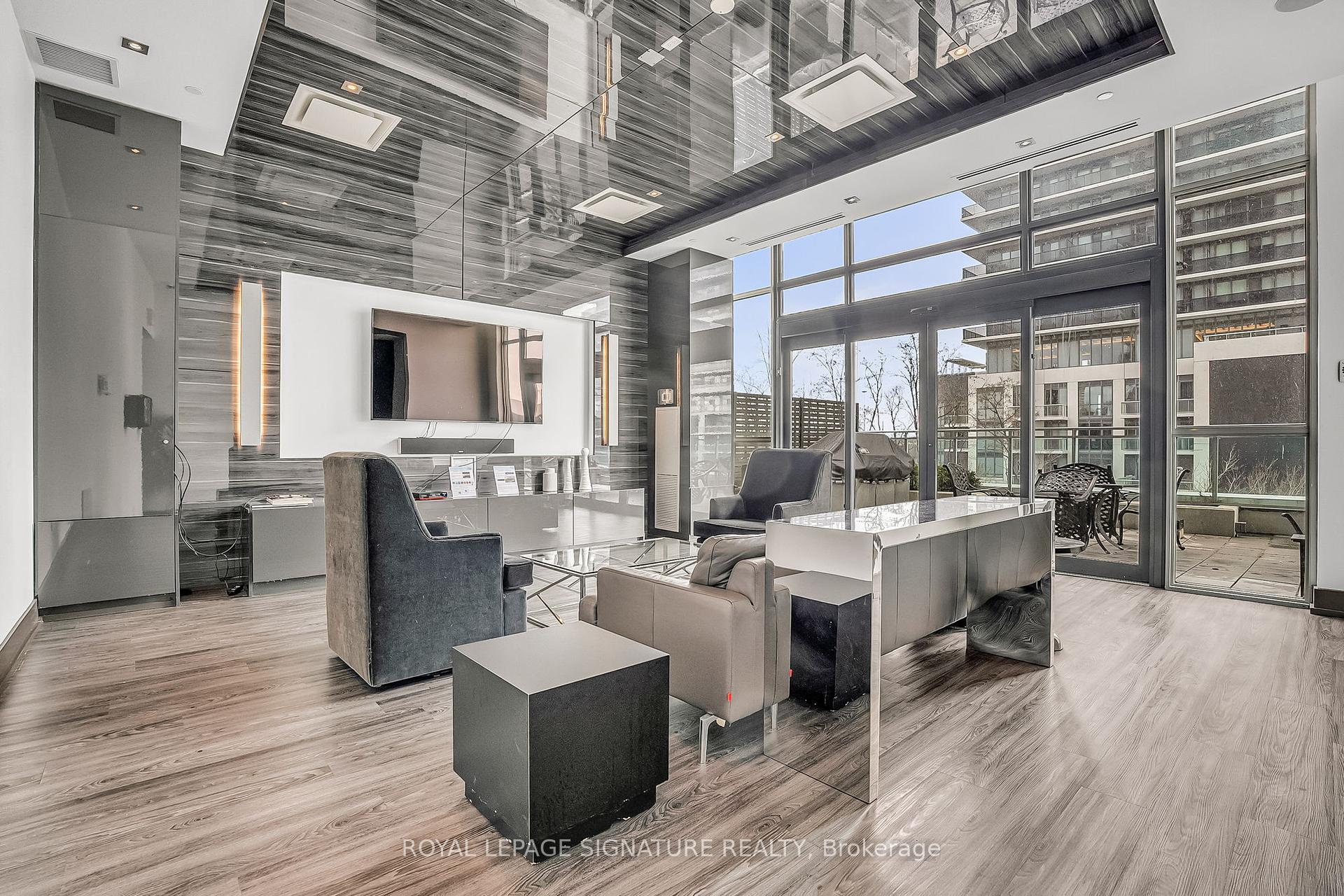 1 Bedroom Condo at 33 Shore Breeze,  Toronto For sale