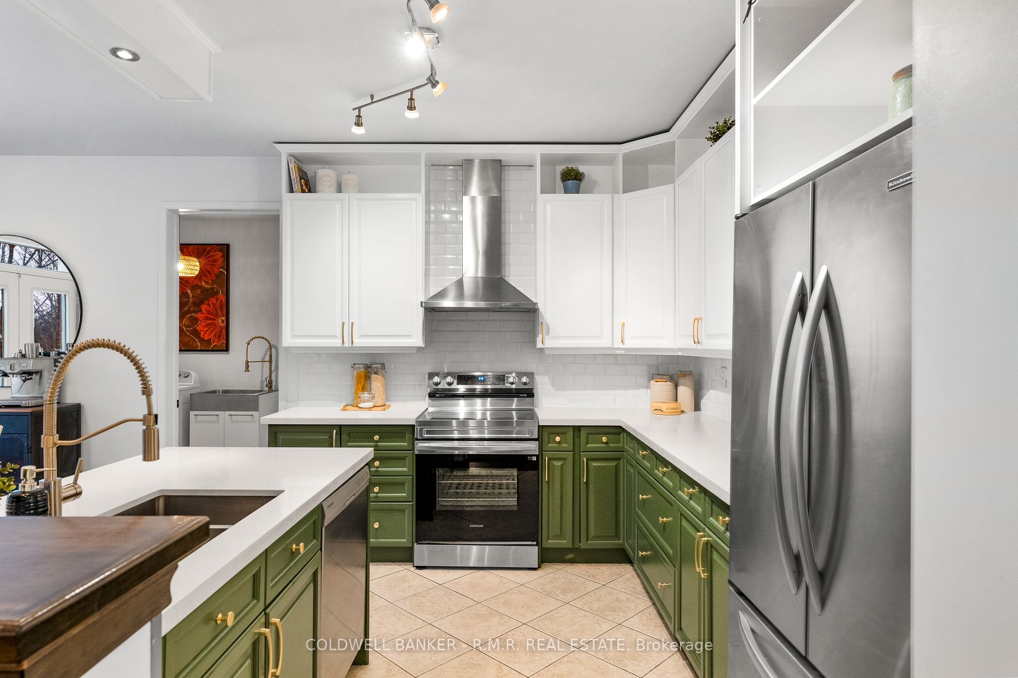 2423 Pilgrim Square, Oshawa, ON L1L 0B6