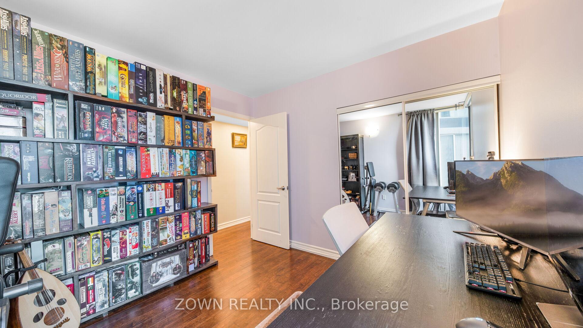 4 Bedrooms Condo at 10 Martha Eaton, Toronto For sale