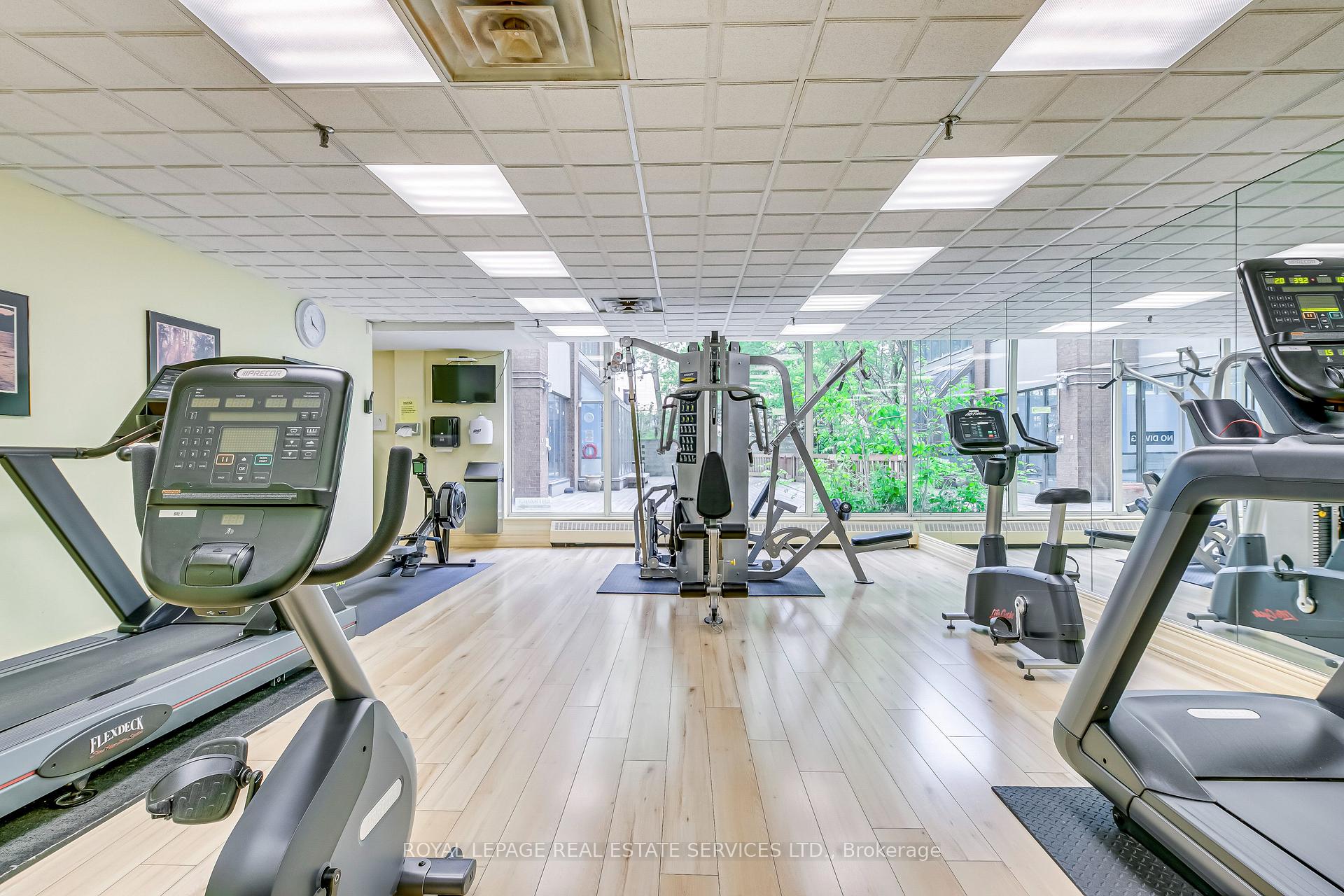 2 Bedrooms Condo at 3605 Kariya, Mississauga For sale
