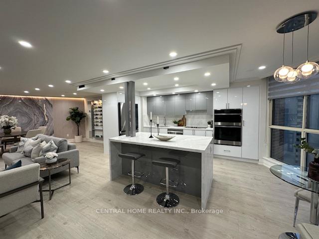 2 Bedrooms Condo at 85 Skymark,  Toronto For sale