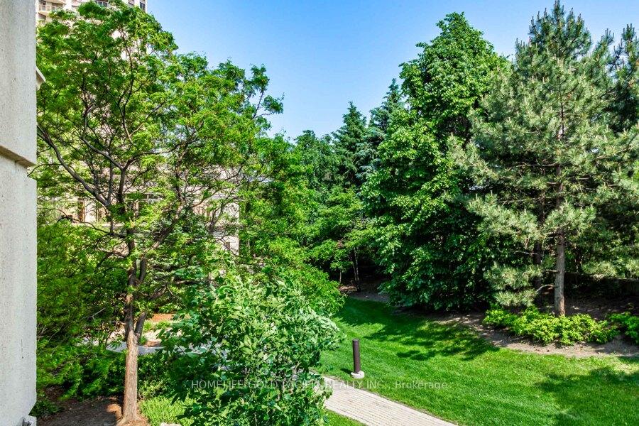 2 Bedrooms Condo at 78 Harrison Garden, Toronto For sale