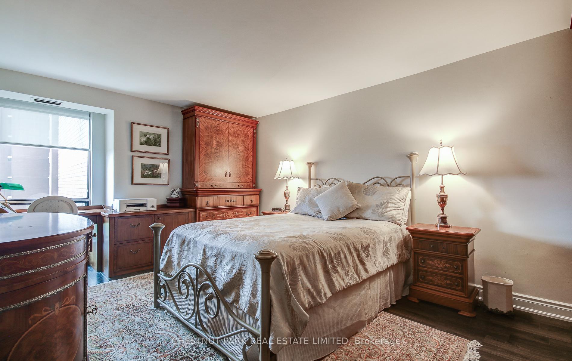 2 Bedrooms Condo at 1400 Dixie, Mississauga For sale