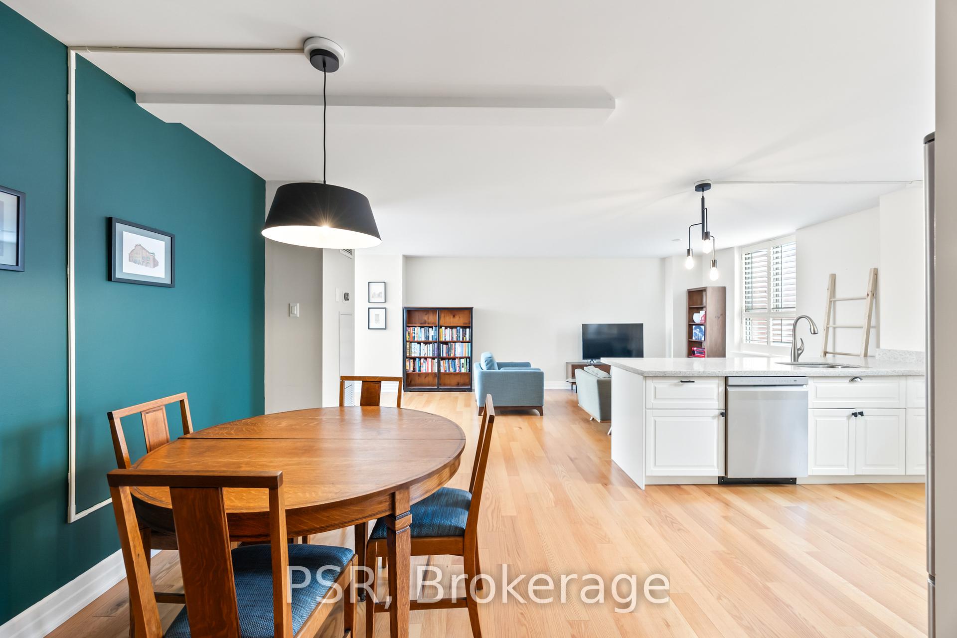 2 Bedrooms Condo at 95 Lombard, Toronto For sale
