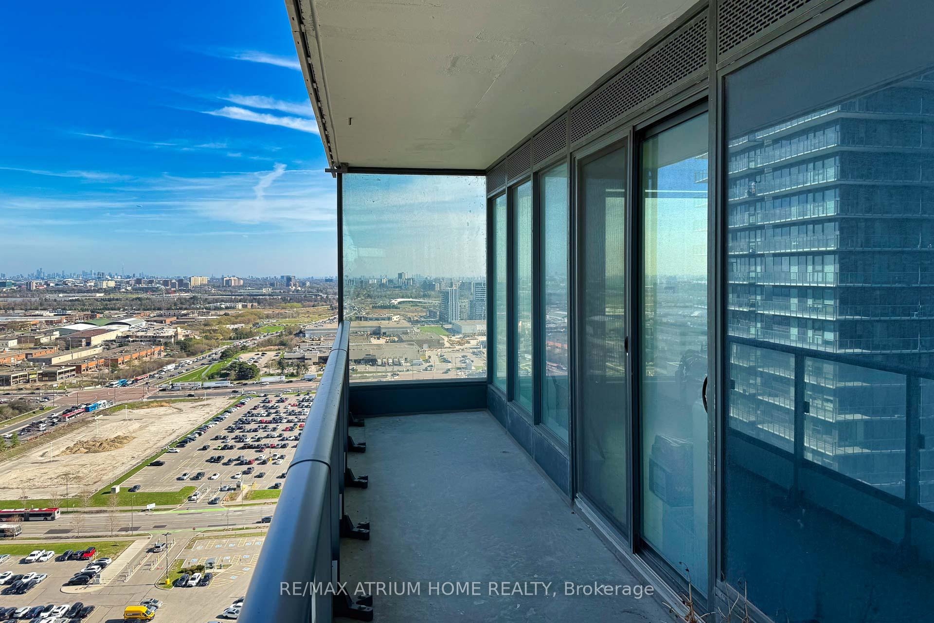 2 Bedrooms Condo at 950 Portage,  Vaughan For sale
