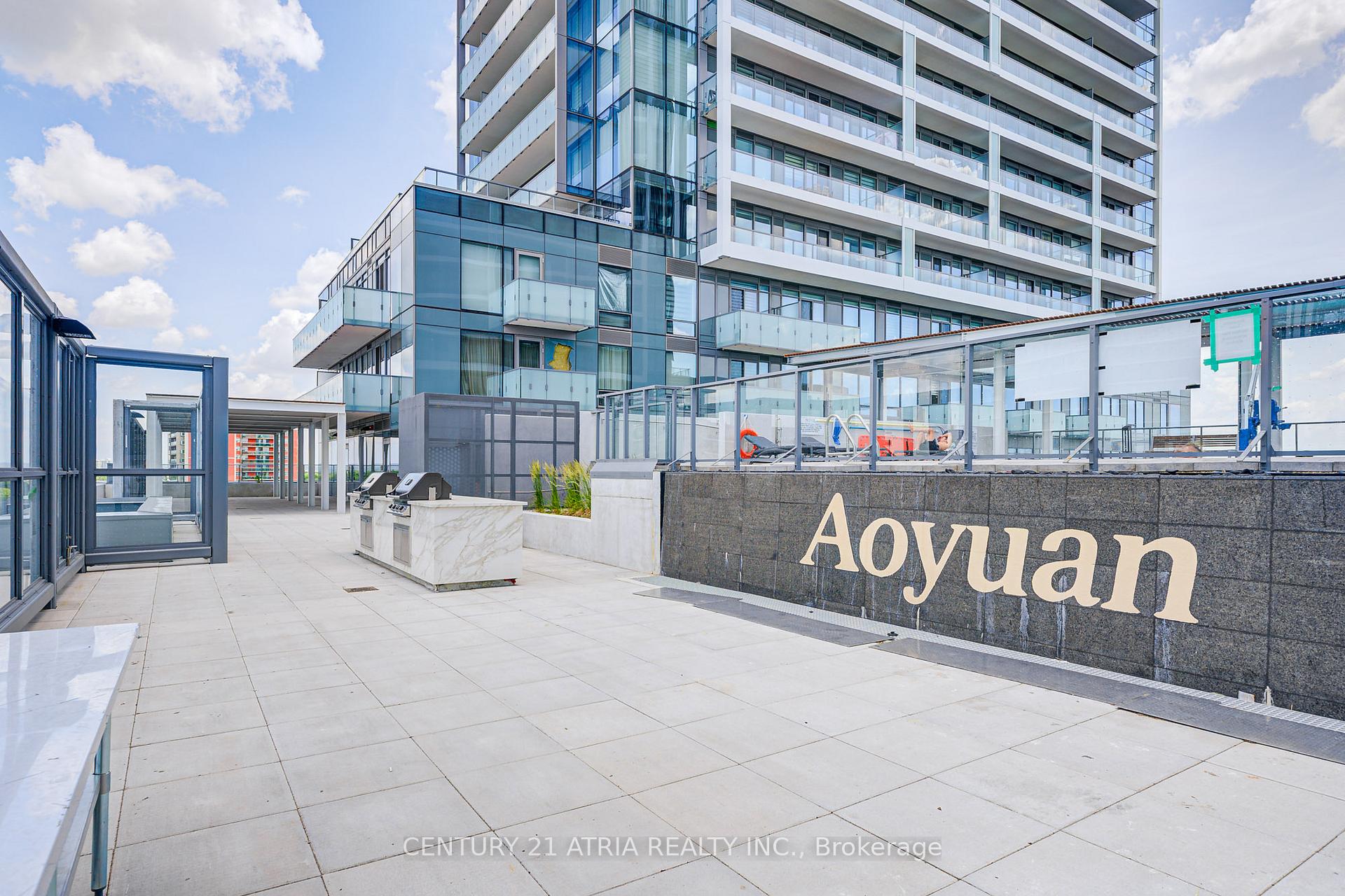 3 Bedrooms Condo at 7 Golden Lion, Toronto For sale
