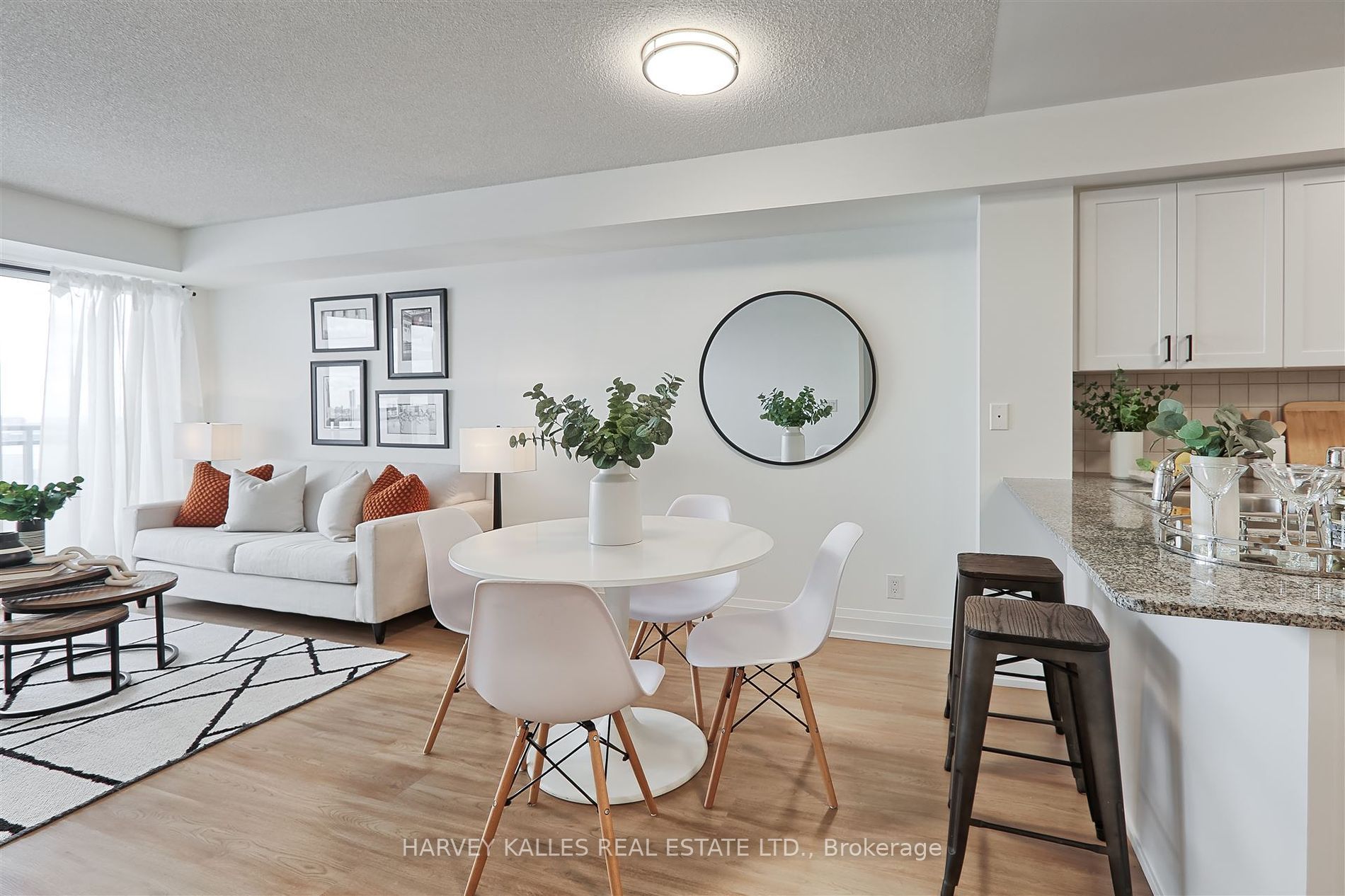1070 Sheppard Avenue W 912