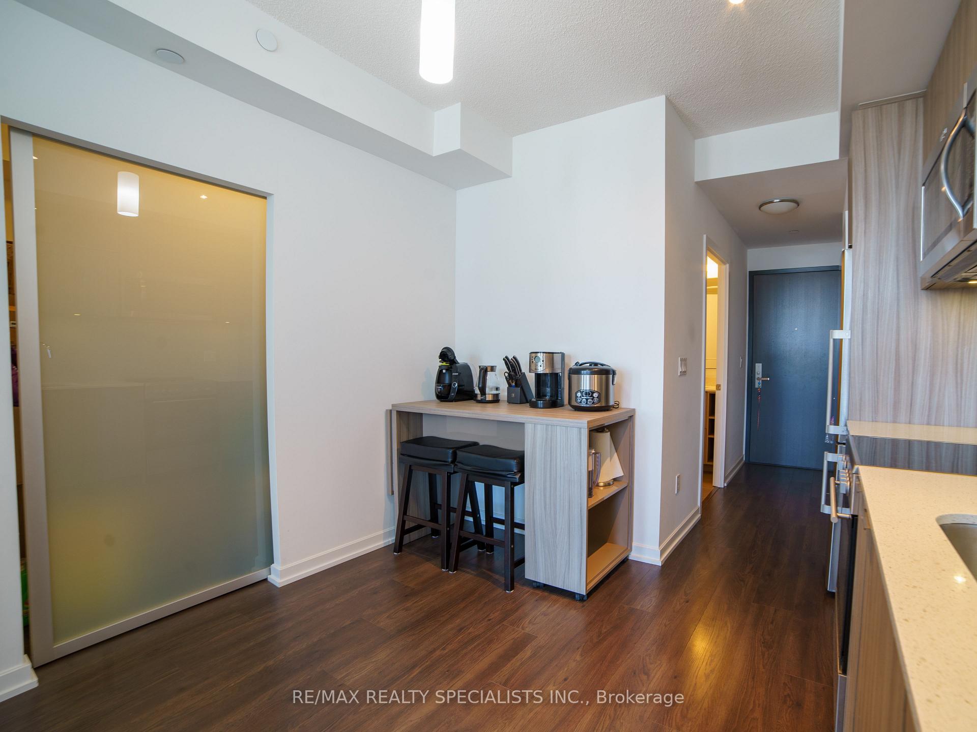 2 Bedrooms Condo at 50 Forest Manor, Toronto For sale
