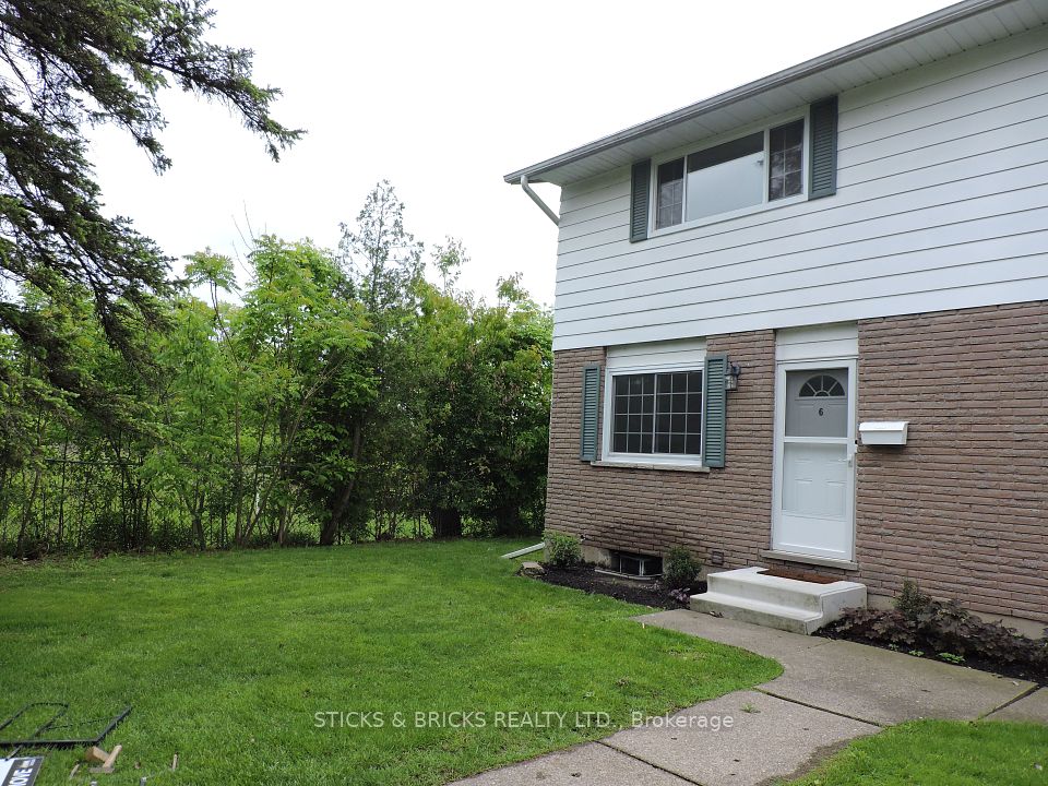 5852 Frontenac