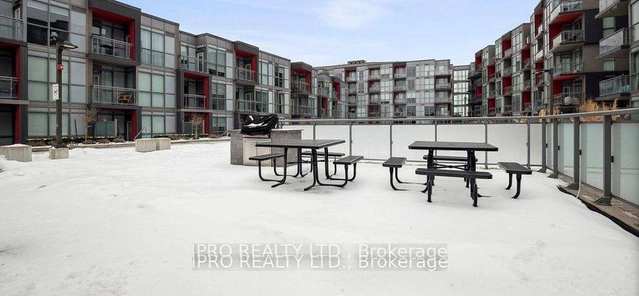 2 Bedrooms Condo at 5230 Dundas, Burlington For sale
