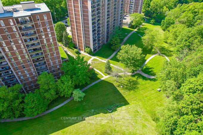 2 Bedrooms Condo at 1964 Main,  Hamilton For sale
