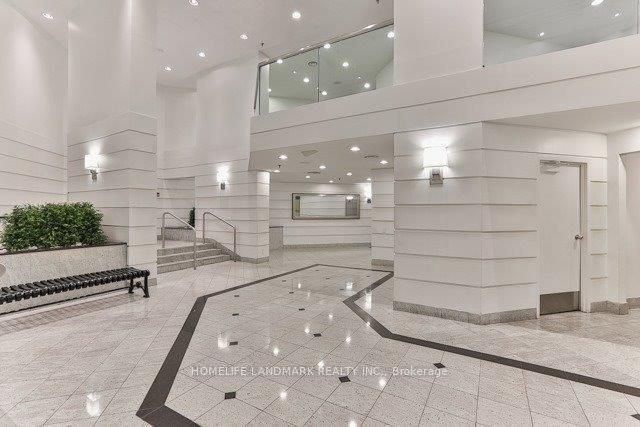 711 Bay Street, #1020