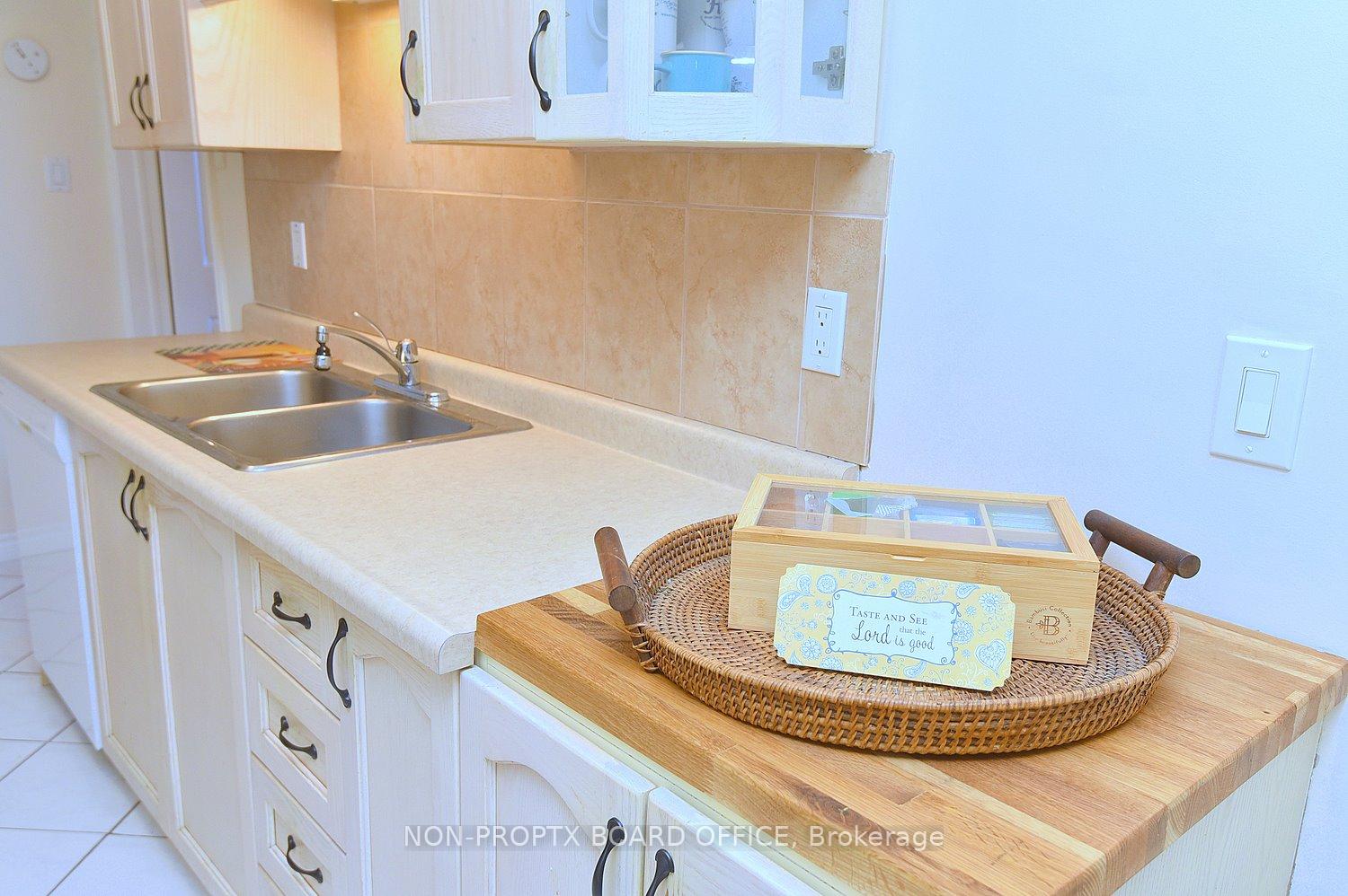 2 Bedrooms Condo at 893 Concession,  Hamilton For sale
