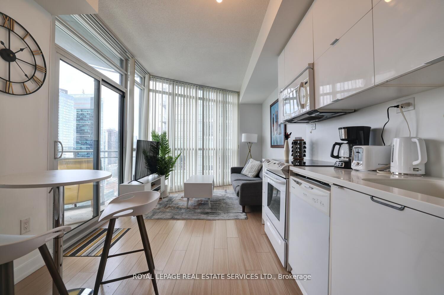 1 Bedroom Condo at 21 Iceboat, Toronto For sale
