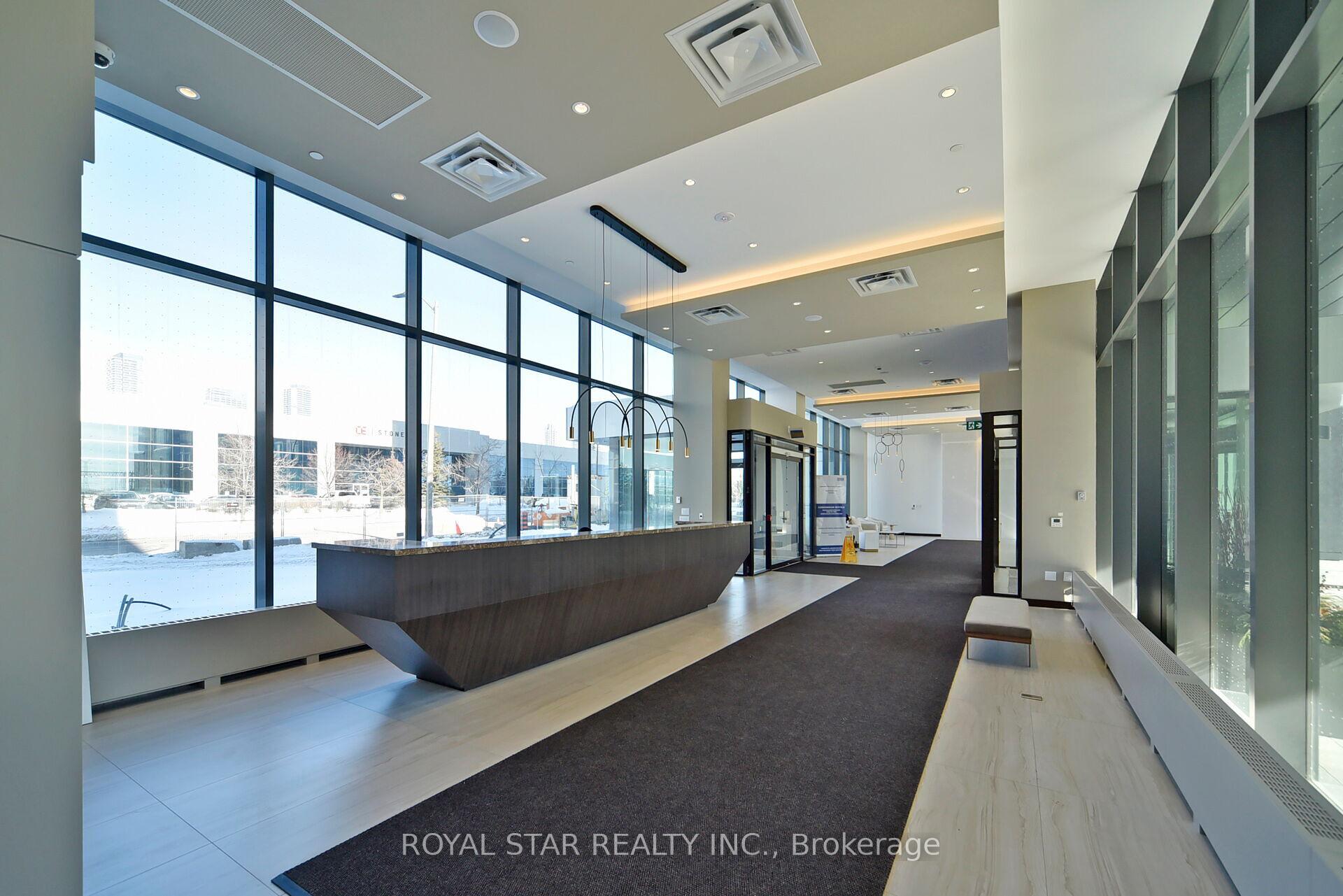 2 Bedrooms Condo at 10 Honeycrisp, Vaughan For sale
