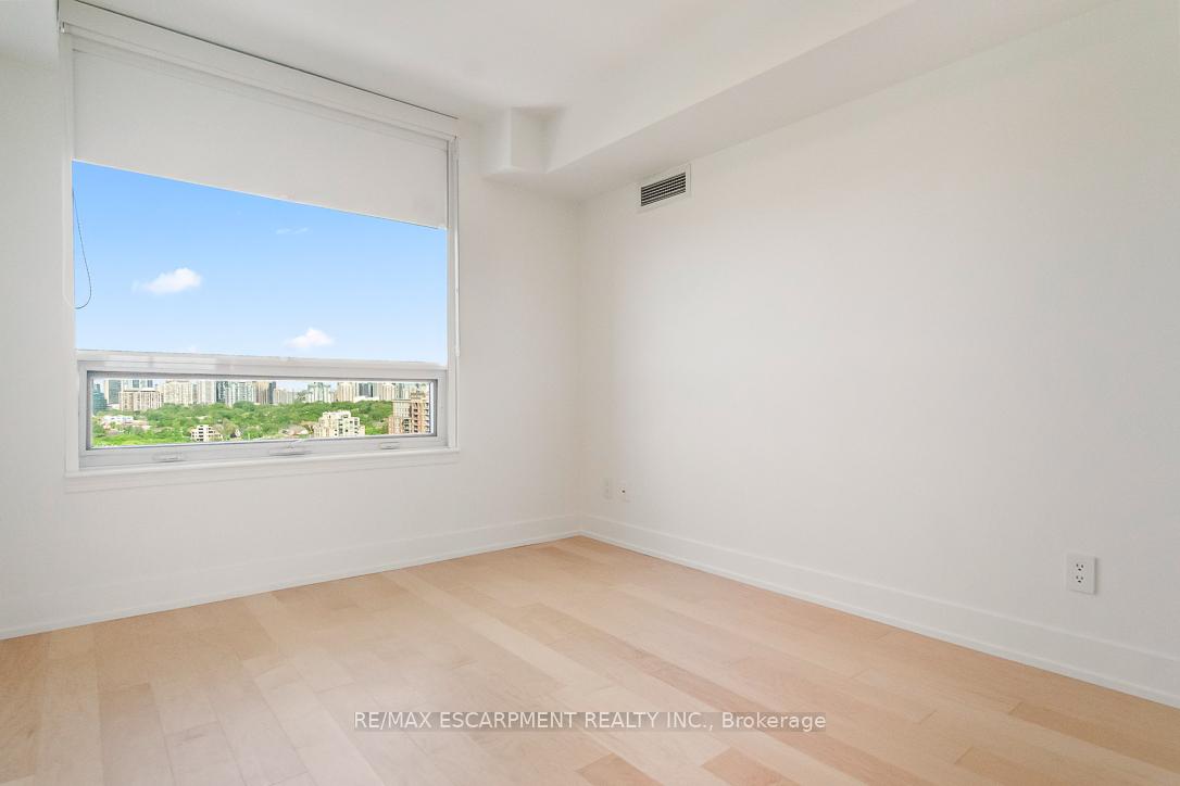 1 Bedroom Condo at 18 Kenaston, Toronto For sale