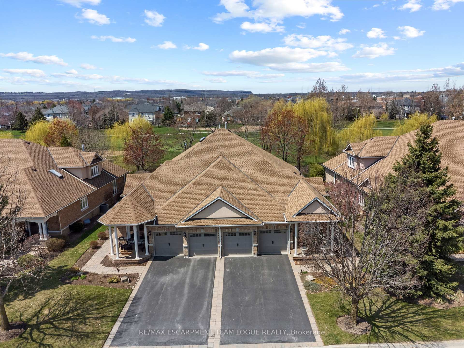 3 Bedrooms Semi-Detached at 4144 STONEBRIDGE,  Burlington For sale