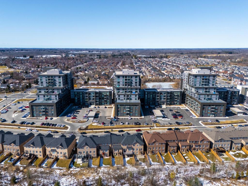 2 Bedrooms Condo at 450 Dundas,  Hamilton For sale