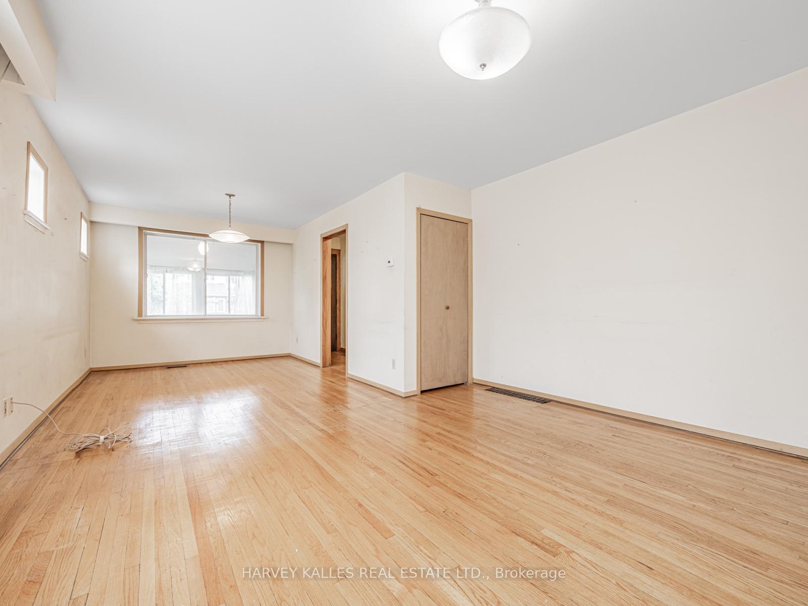 71 Mortimer Avenue