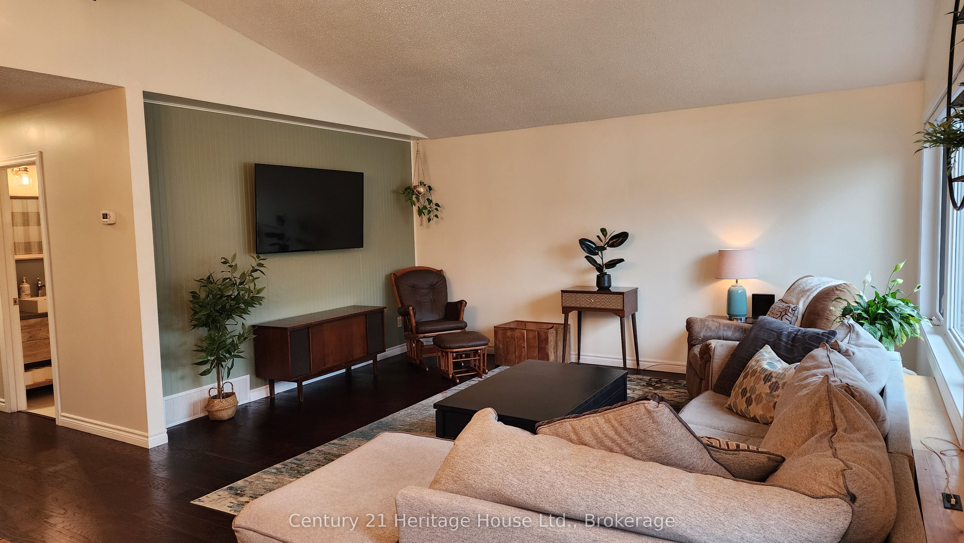 220 Bruce Street, West Grey, ON N0G 1R0