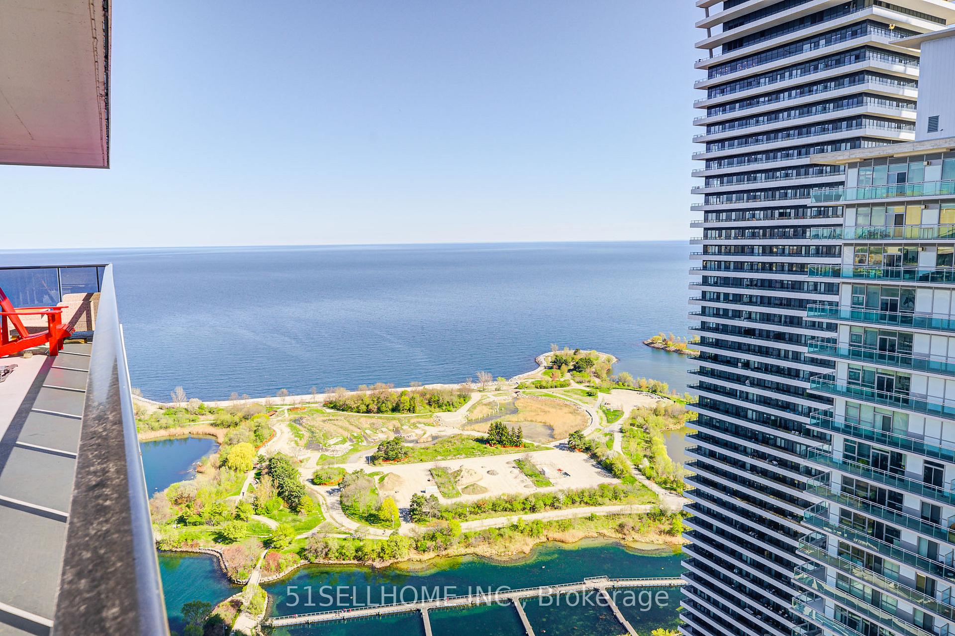 2 Bedrooms Condo at 70 Annie Craig, Toronto For sale