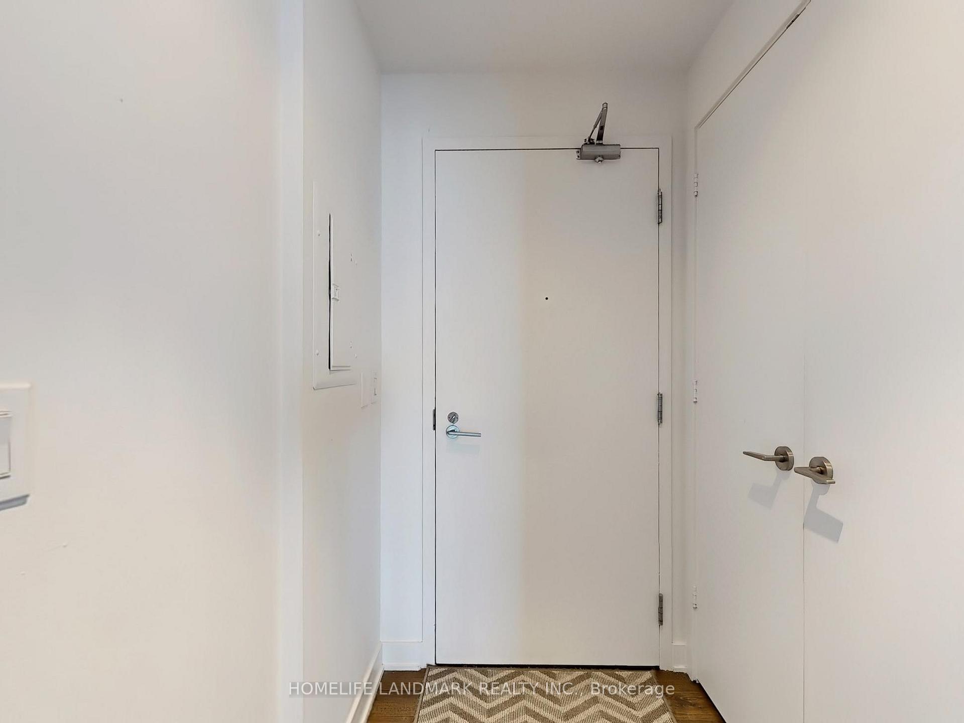 3 Bedrooms Condo at 110 Charles, Toronto For sale