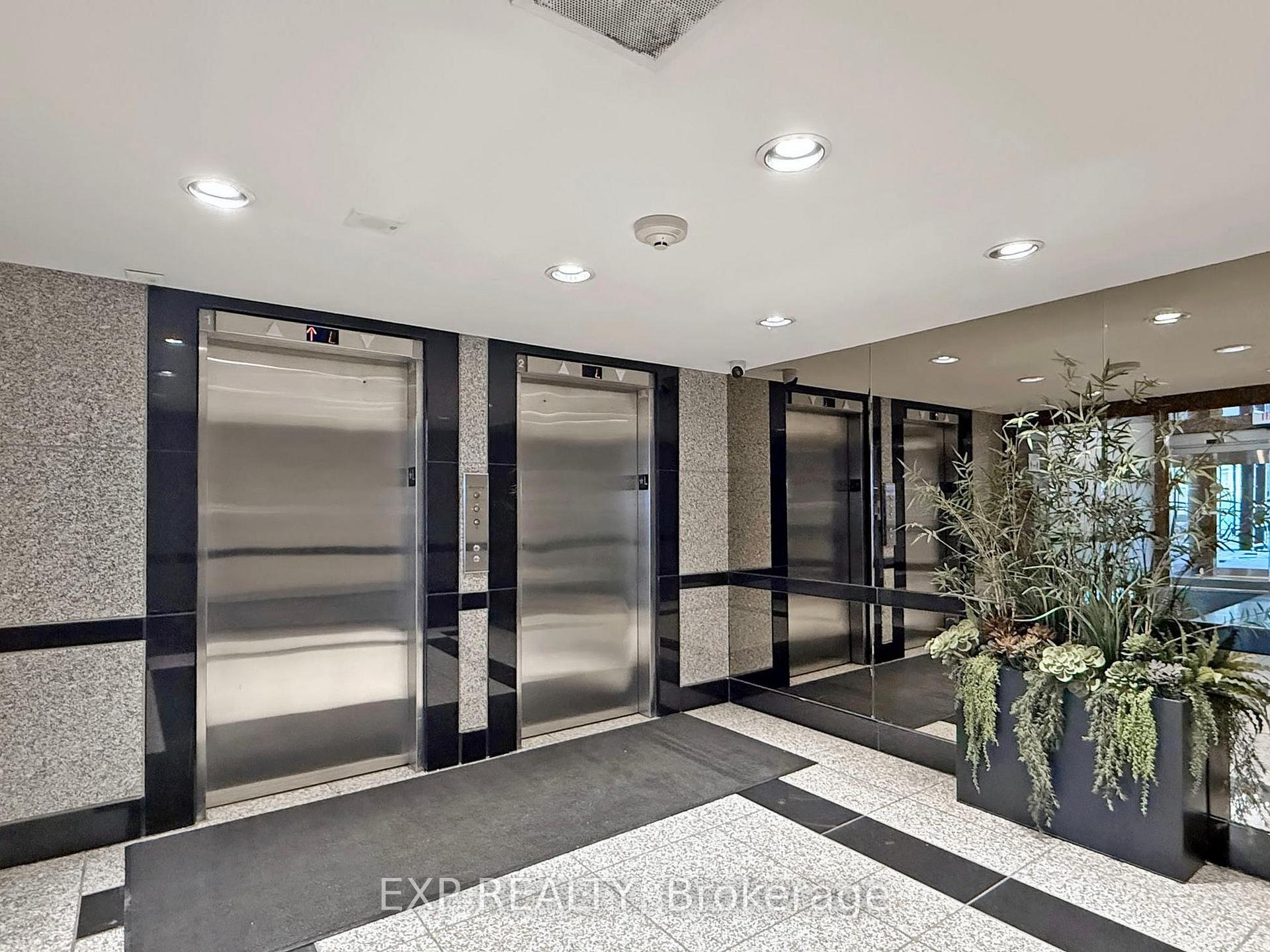 1 Bedroom Condo at 914 Yonge, Toronto For sale
