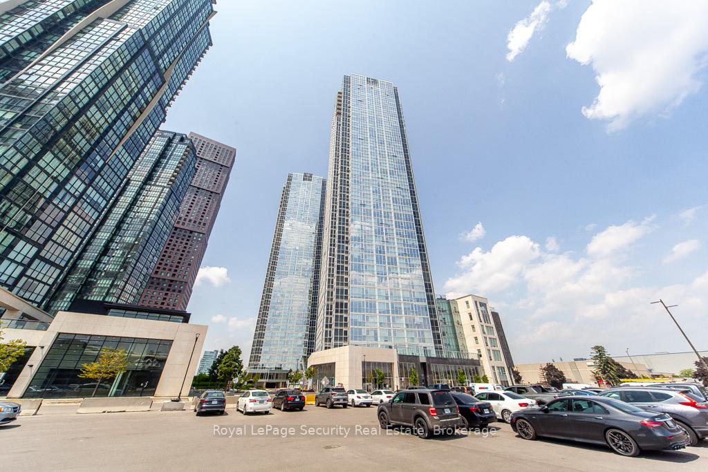 2 Bedrooms Condo at 2908 Highway 7, Vaughan For sale