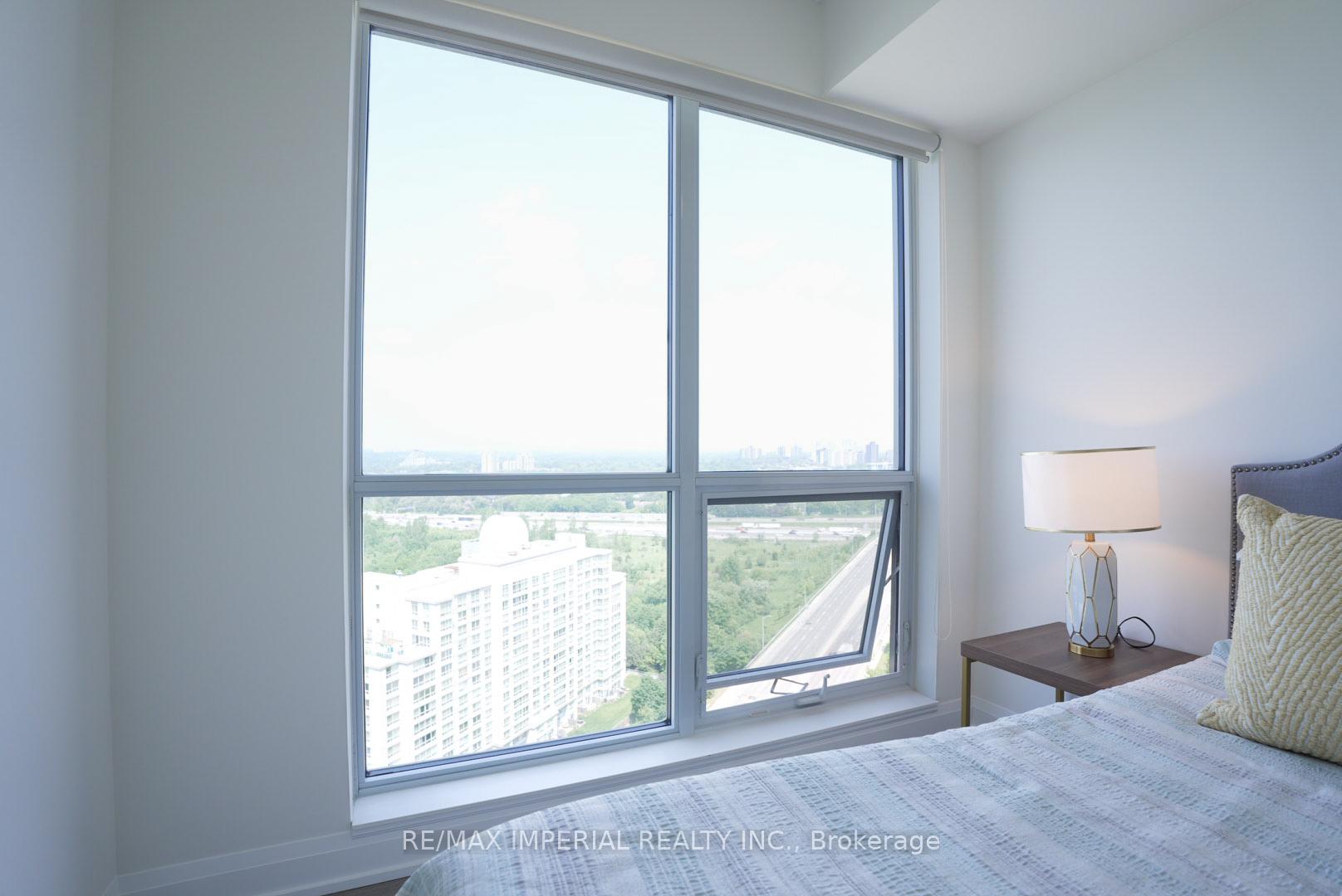 2 Bedrooms Condo at 18 Graydon Hall, Toronto For sale