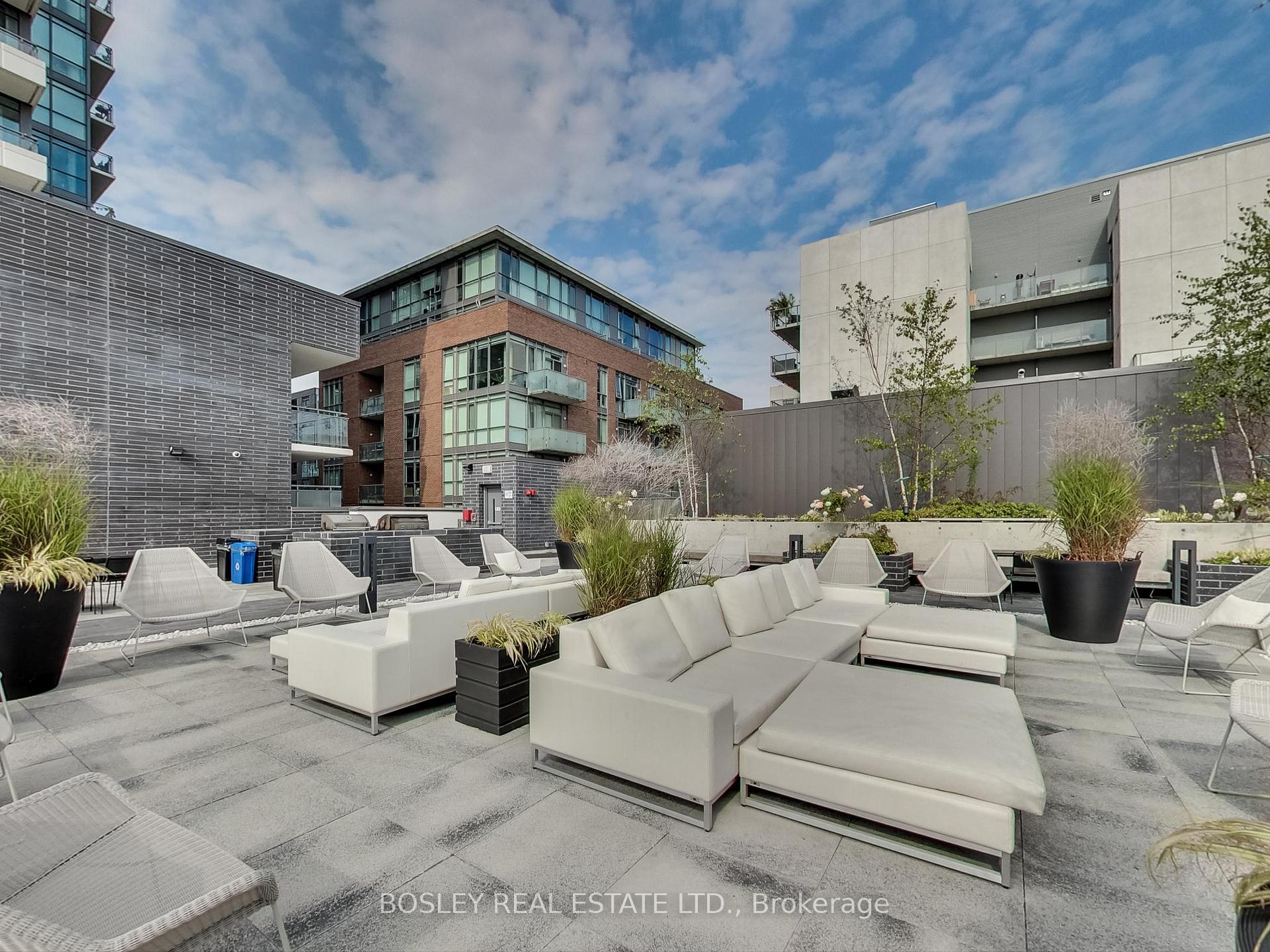 3 Bedrooms Condo at 20 Minowan Miikan, Toronto For sale
