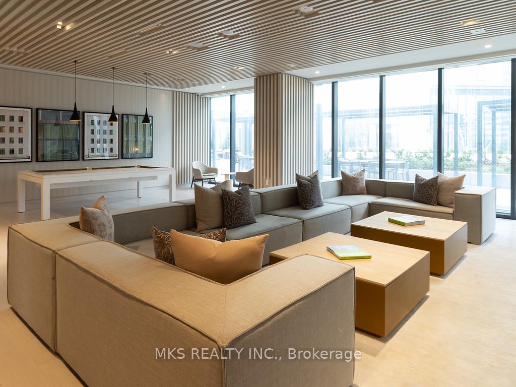 3 Bedrooms Condo at 138 Downes,  Toronto For sale