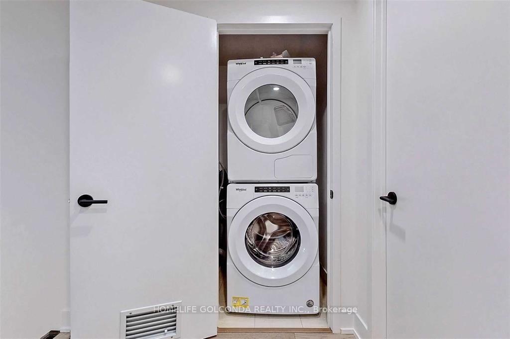 3 Bedrooms Condo at 100 River, Toronto For sale