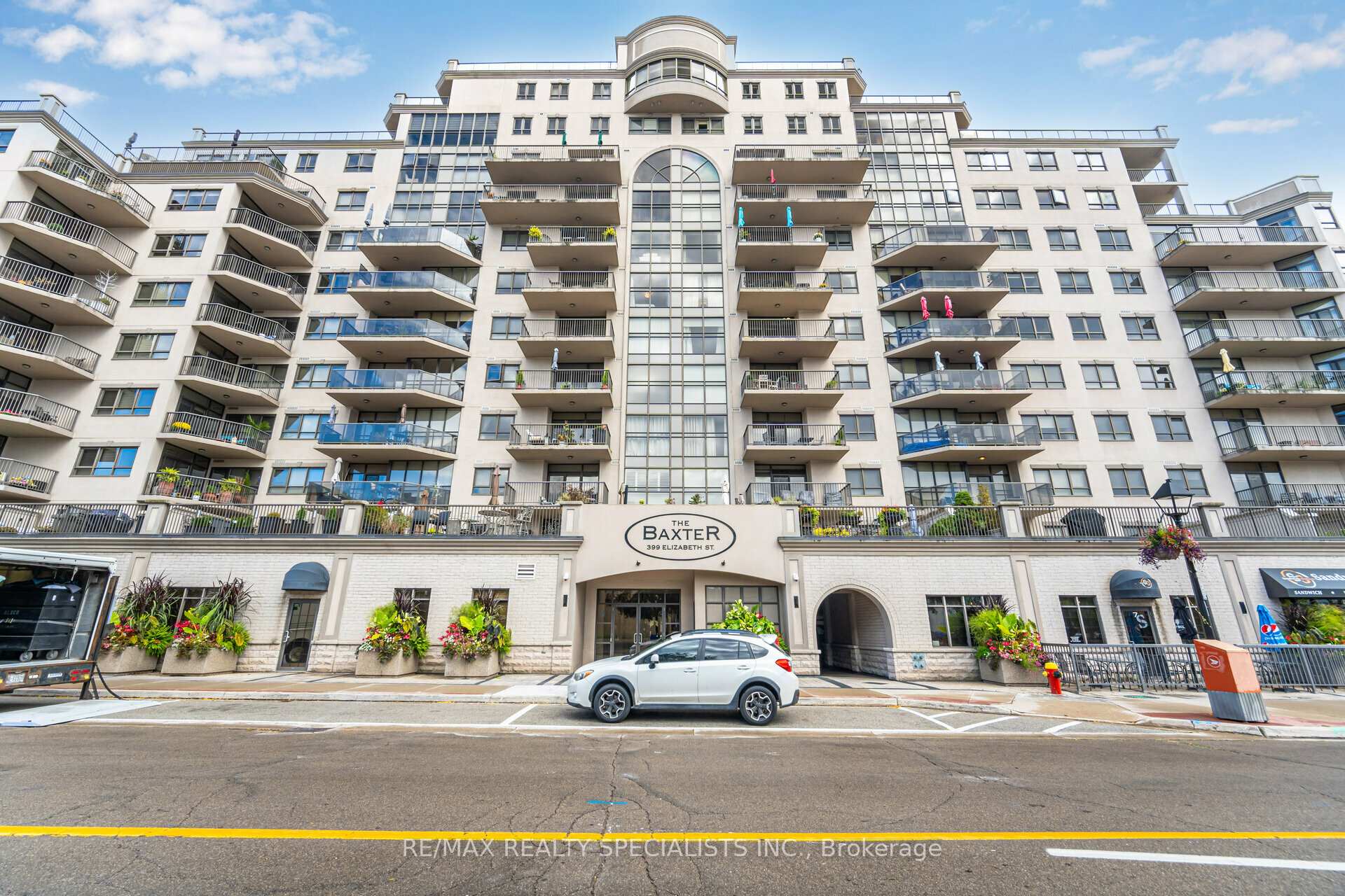 3 Bedrooms Condo at 399 Elizabeth, Burlington For sale