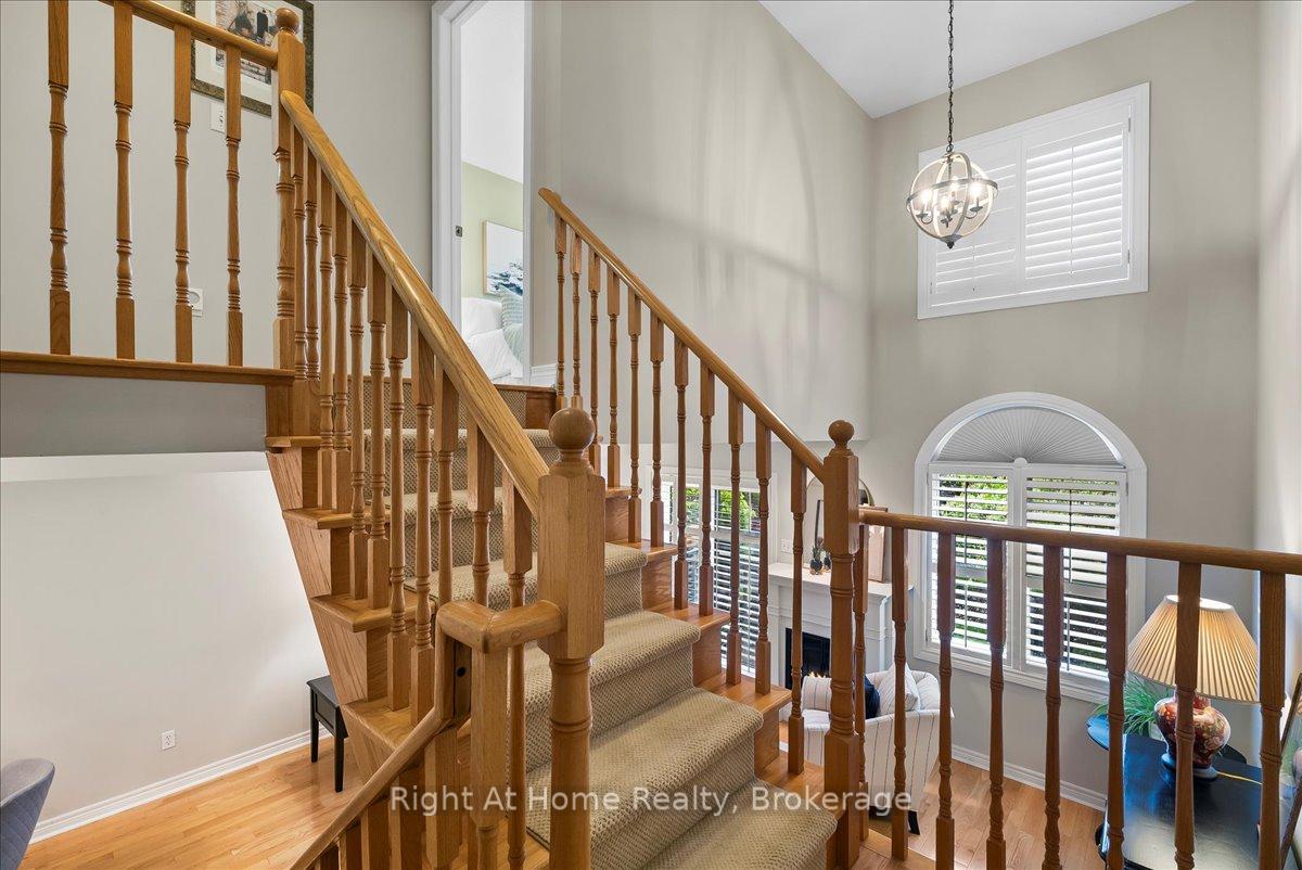 2 Bedrooms Condo at 2250 Rockingham, Oakville For sale
