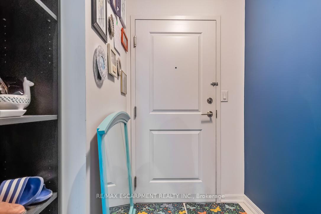 1 Bedroom Condo at 35 Bastion, Toronto For sale
