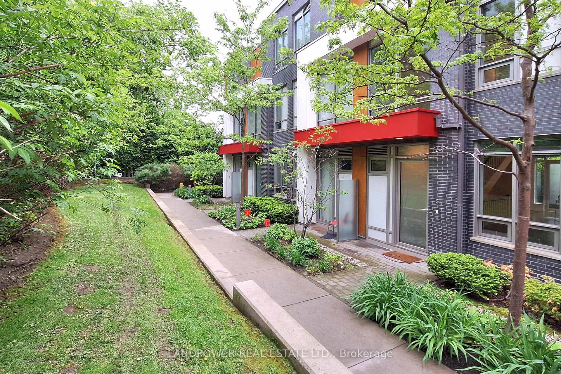 4 Bedrooms Condo at 88 Sheppard, Toronto For sale