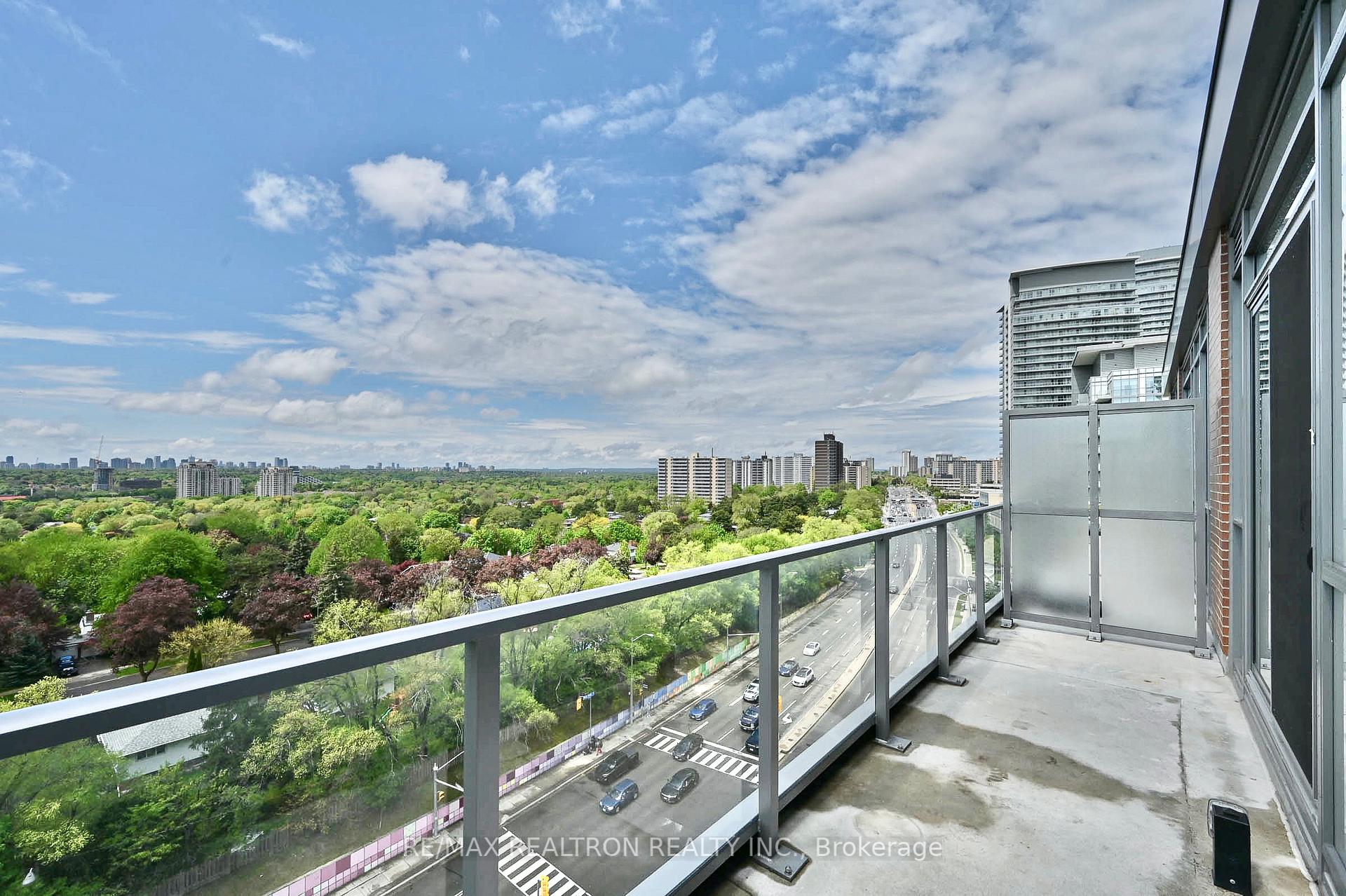 2 Bedrooms Condo at 36 Forest Manor, Toronto For sale