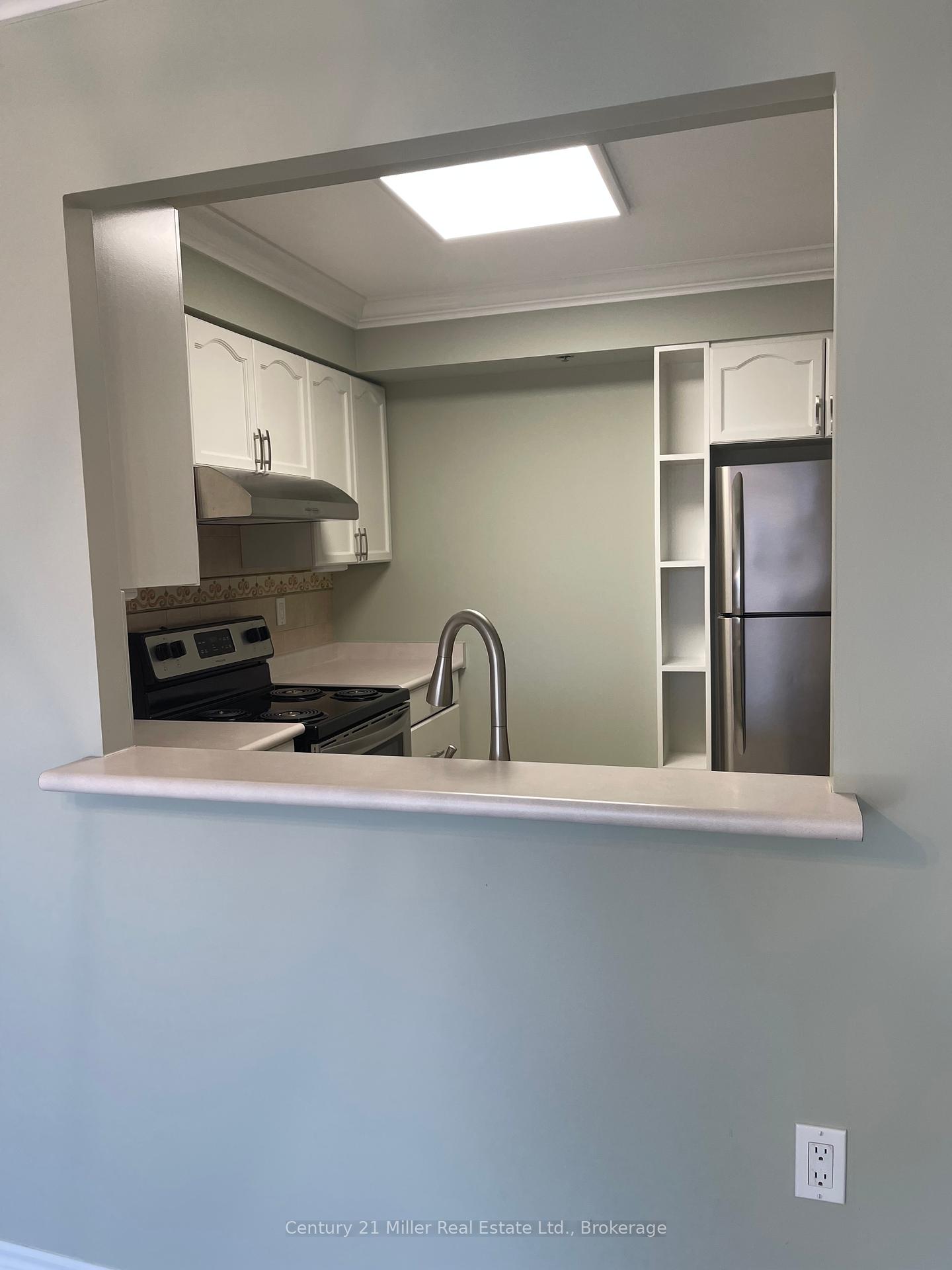 2 Bedrooms Condo at 100 Burloak,  Burlington For sale