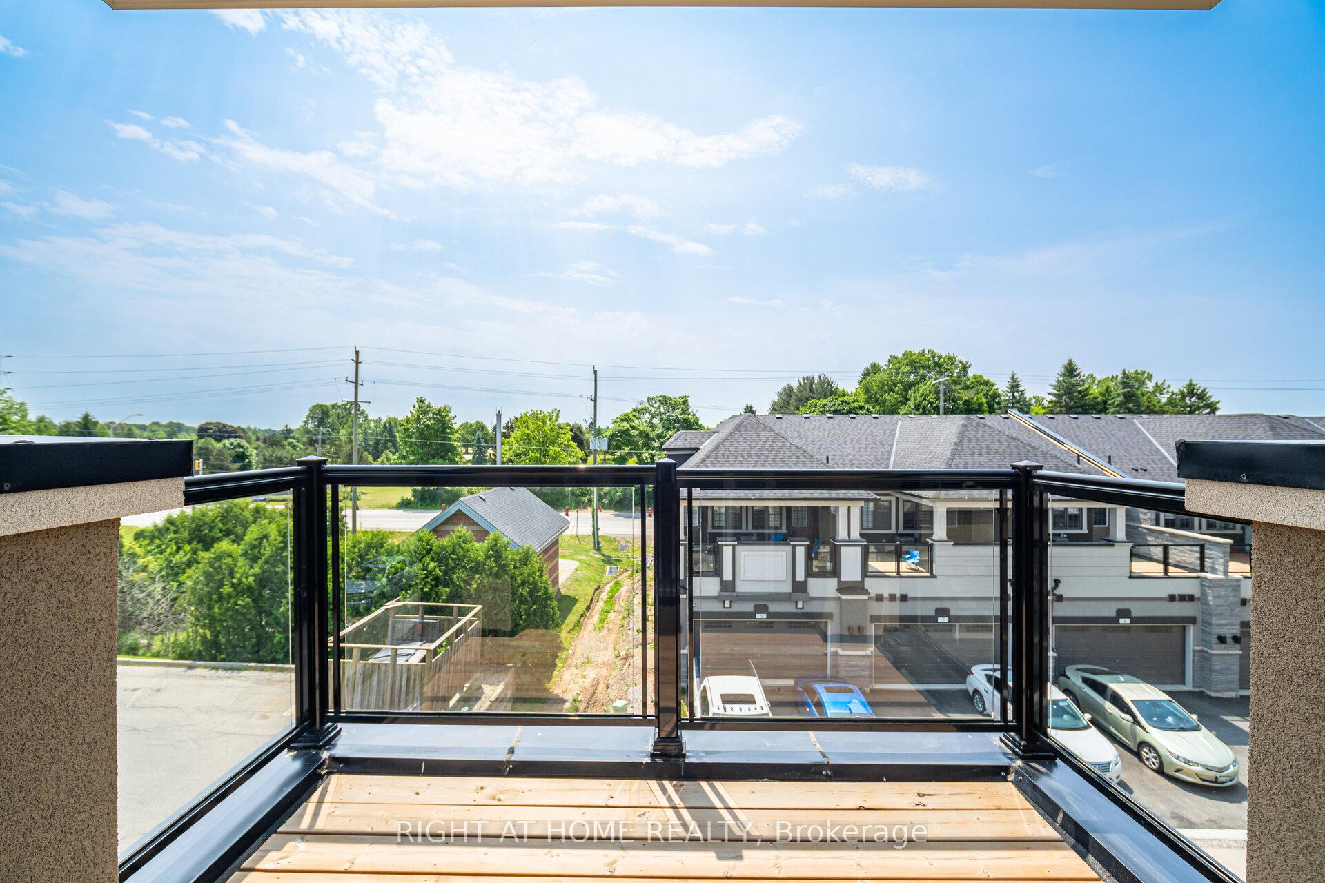 2 Bedrooms Condo at 305 Garner, Hamilton For sale