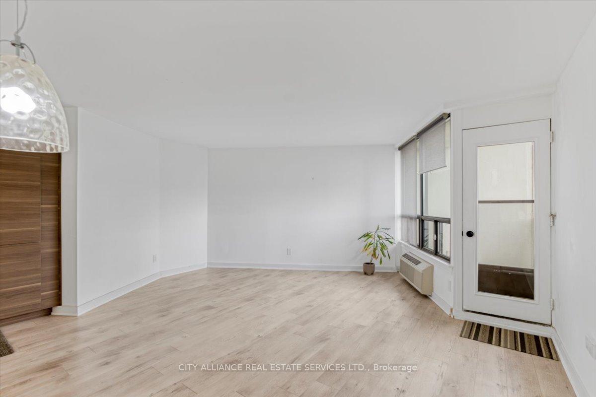2 Bedrooms Condo at 284 Mill, Toronto For sale