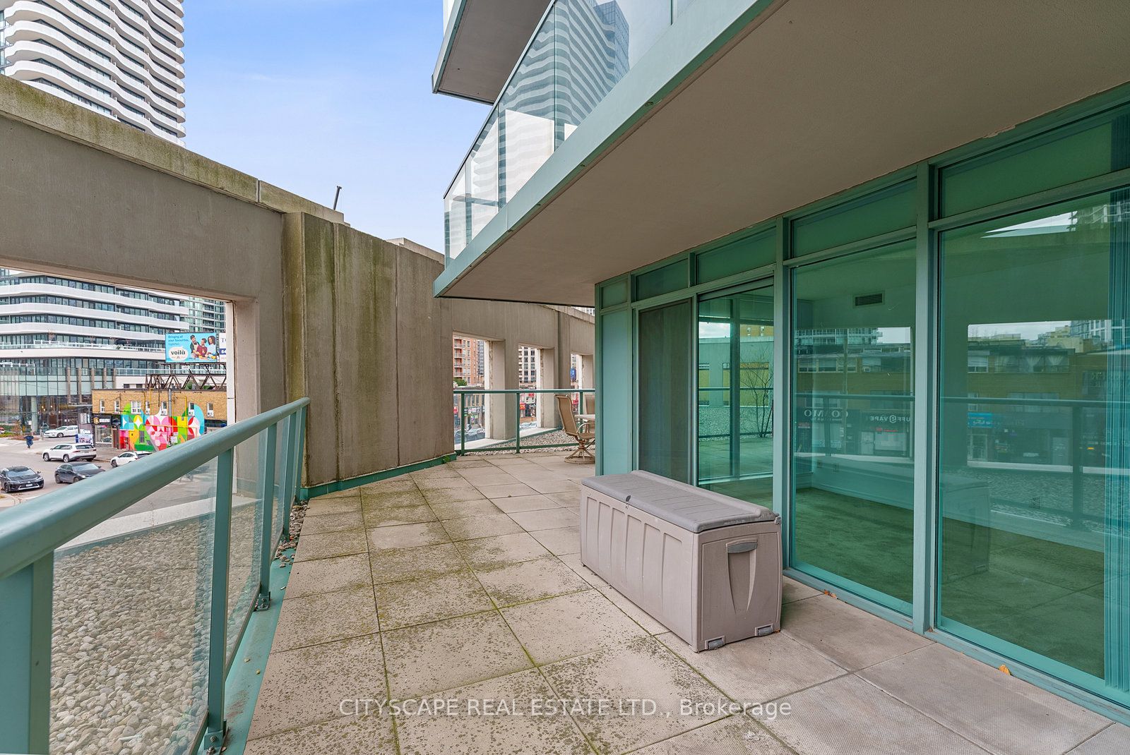 5500 Yonge Street, #202