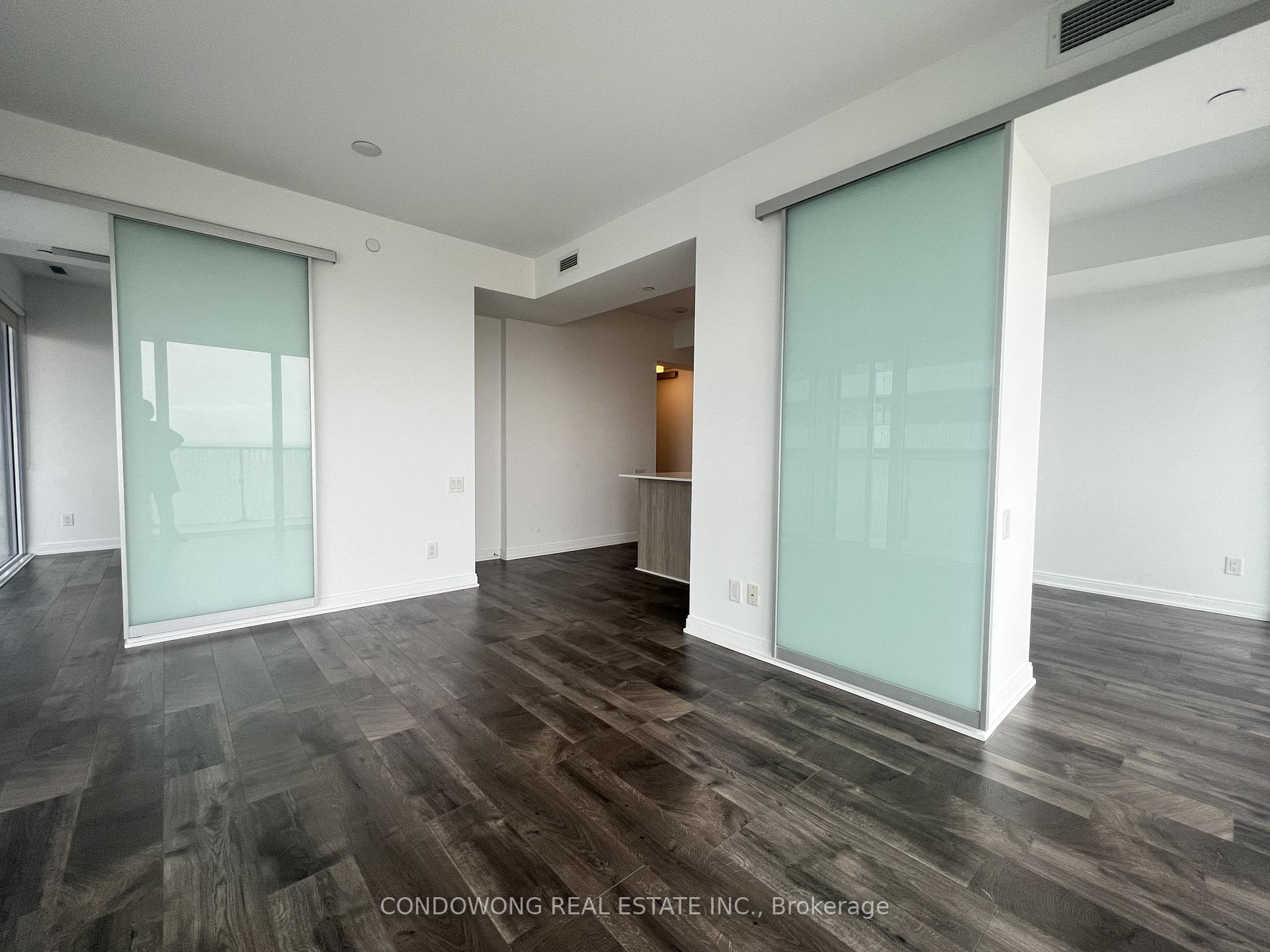 2 Bedrooms Condo at 42 Charles, Toronto For sale