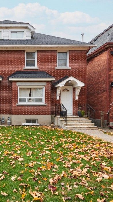 128 Bayswater Avenue, WestCentreTown, ON K1Y 2G1