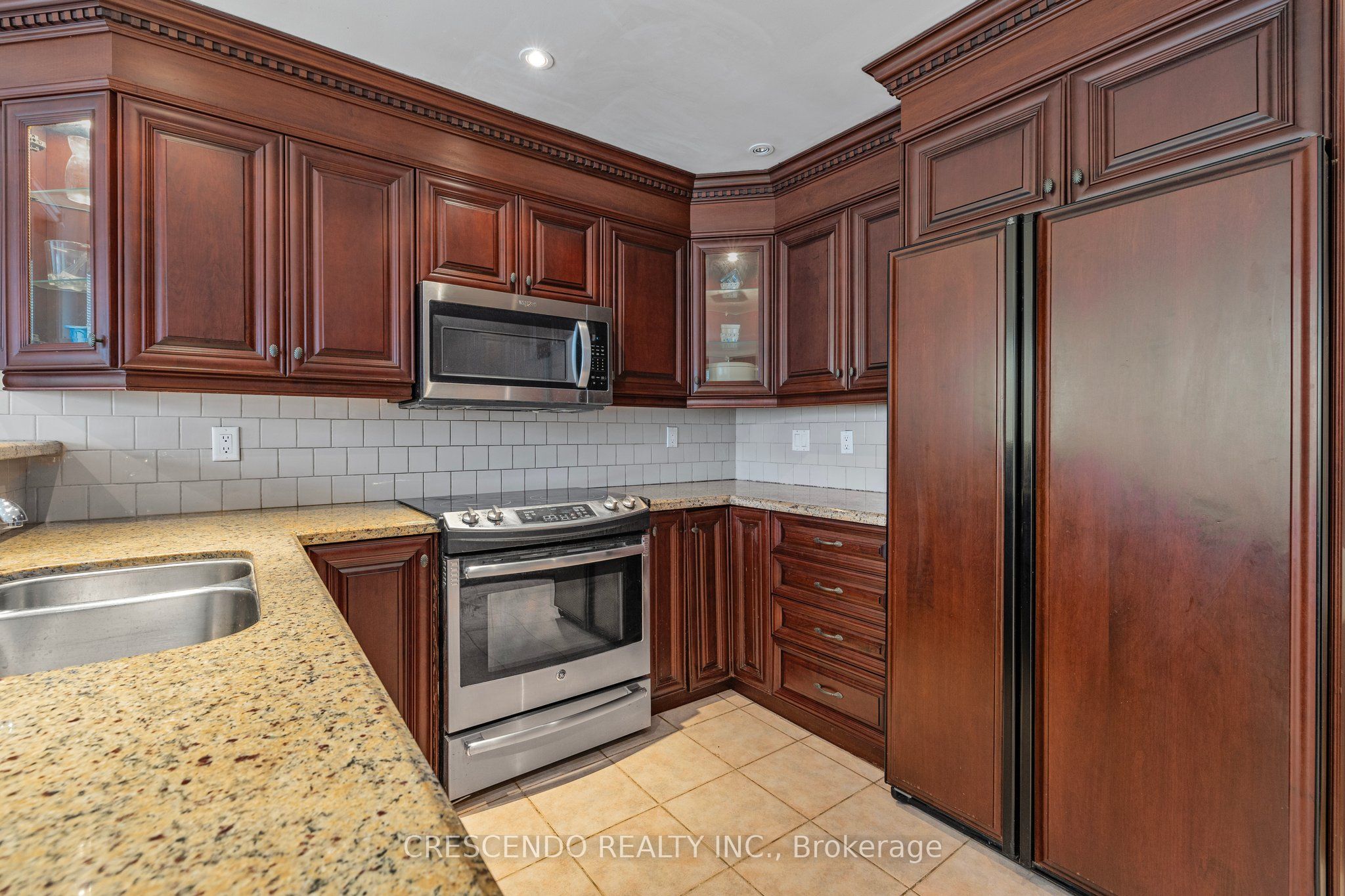 65 Fern Valley Crescent, Richmond Hill, ON L4E 2J3