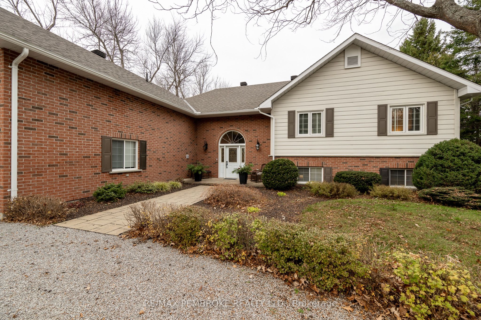 68 Beaver Creek Trail, Laurentian Valley, ON K8A 6W2