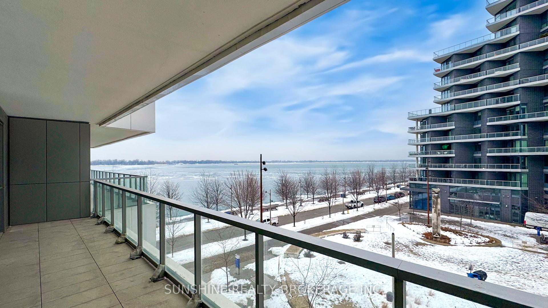 3 Bedrooms Condo at 118 Merchants’ Wharf, Toronto For sale