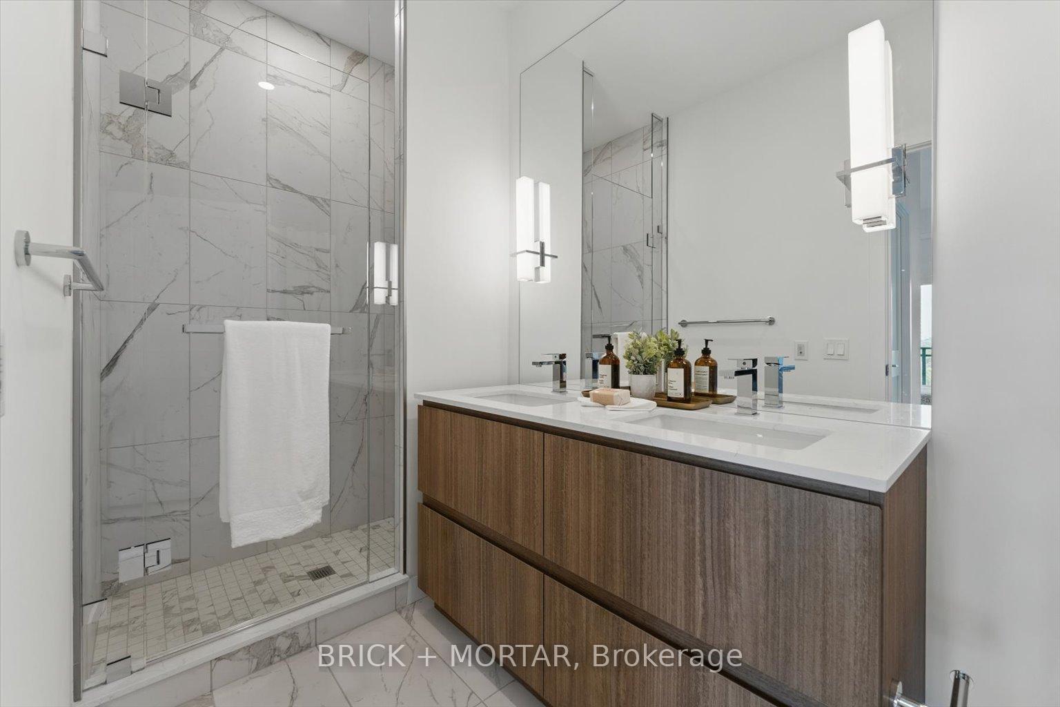 3 Bedrooms Condo at 1 Hillsdale, Toronto For sale
